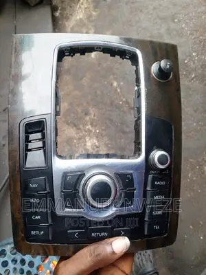 Audi Q7 Radio Control