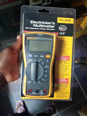 Fluke Multimeter (117)
