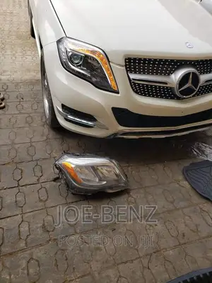 GLK350 Non LED Headlights Replacement With LED Charger Light