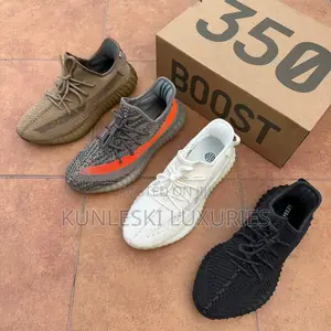 Original Adidas Yeezy 350 V2 Sneakers
