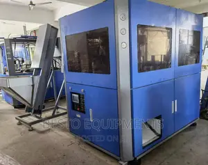 Automatic Pet Bottle Blowing Machine Pet Blowing Machine.