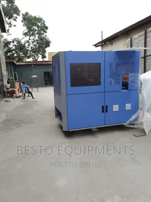 Automatic Pet Bottle Blowing Machine Pet Blowing Machine.