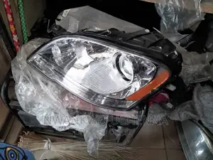 Headlamp Ml350 2011