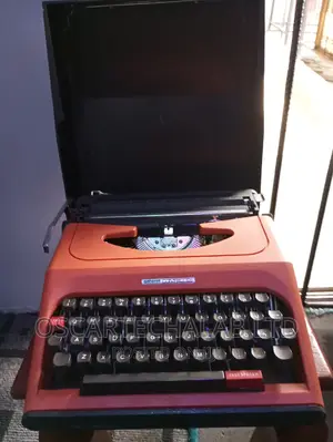 Antares Compact 326 Manual Typewriter