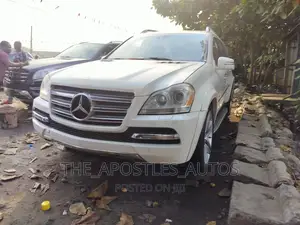Mercedes-Benz GL-Class GL 550 2012 White