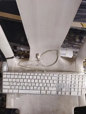 Apple Wired Keyboard