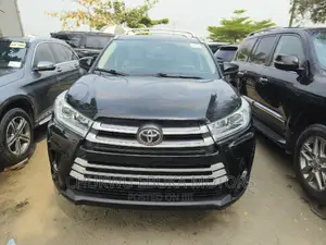Toyota Highlander XLE 4x4 V6 (3.5L 6cyl 8A) 2017 Black