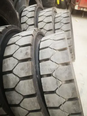 11.00-20 Royal Solid Tyre
