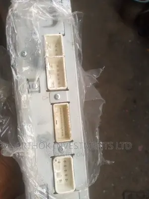 Lexus Is250-Es350 Amplifier