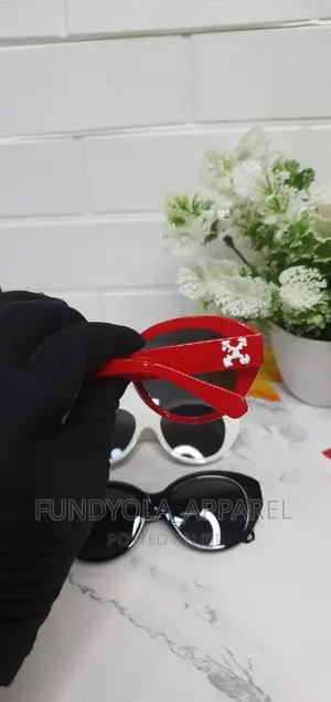 Off-White Bold Sunglasses