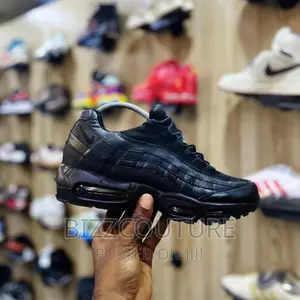 Original NIKE AIR MAX Sneakers Available in Store