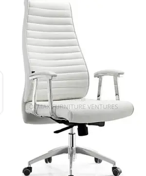 Gaming Table With White Chair
