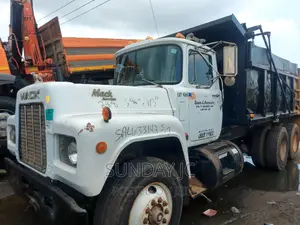 New Arrival 24valve R Model MACK Ten Tyres Dump Truck Ten Bo