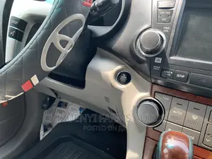 Toyota Highlander Limited 3.5L 2WD 2013 Gray