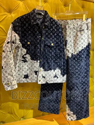 Original LOUIS VUITTON Jeans Up DOWN Available in Store