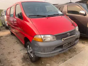 Toyota HiAce 2004 Red
