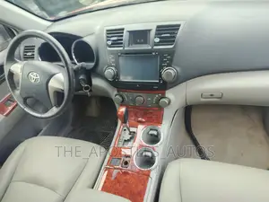Toyota Highlander Limited 2010 Burgundy