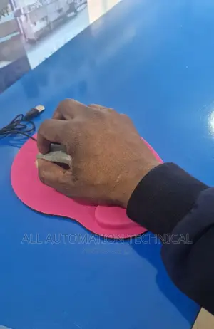Mouse Pad With Gel Wrist Support