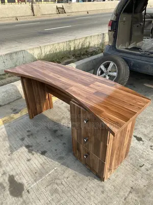 Quality Office Desk With Lights