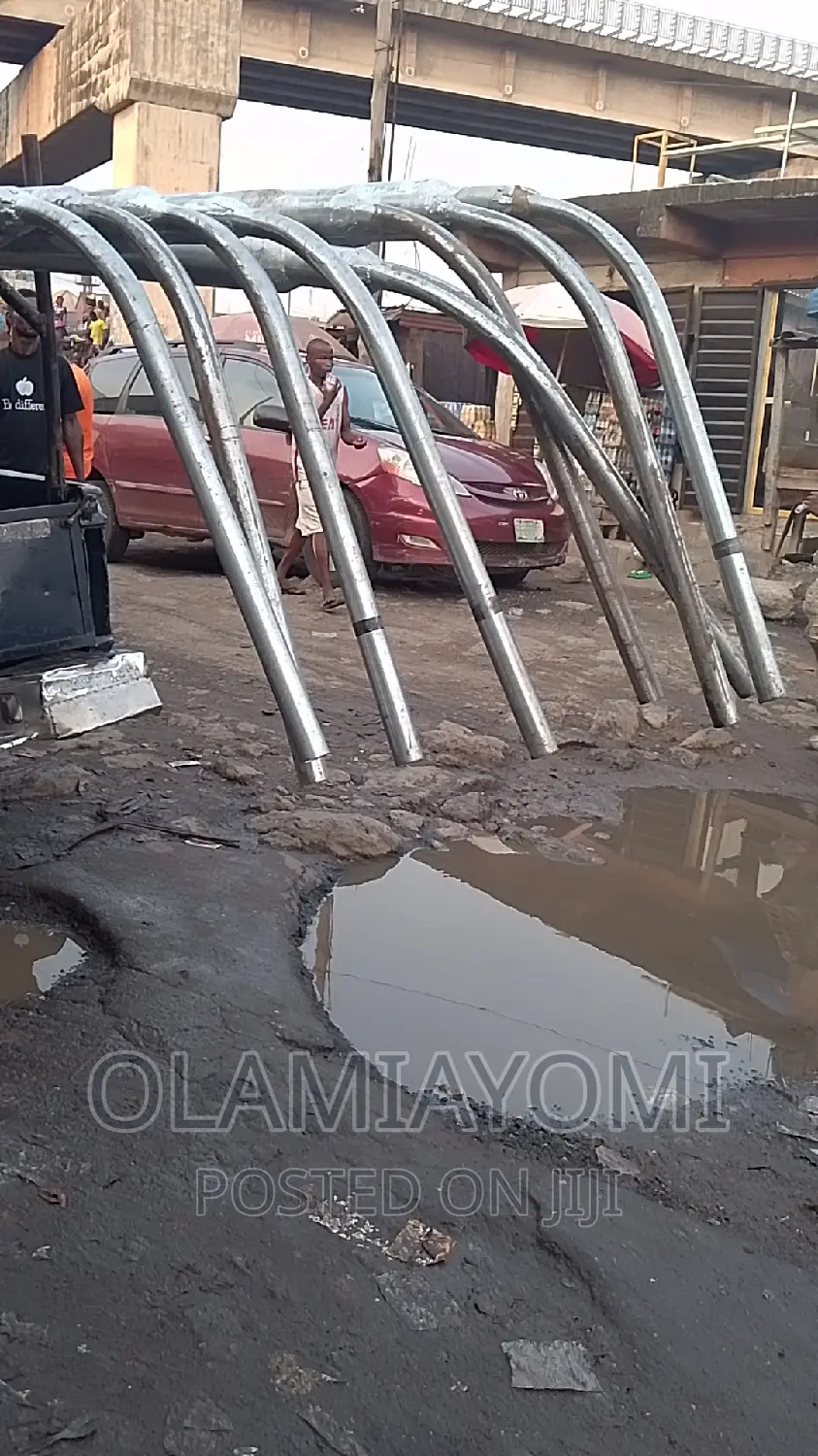 One Way Solar Pole