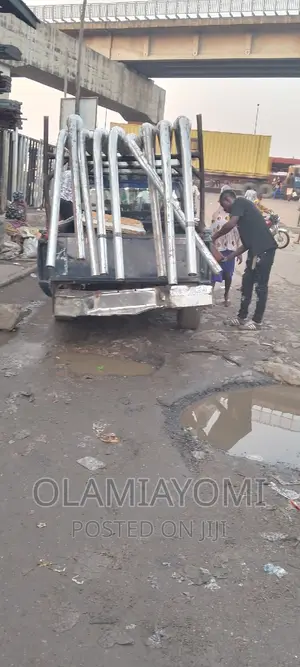 One Way Solar Pole