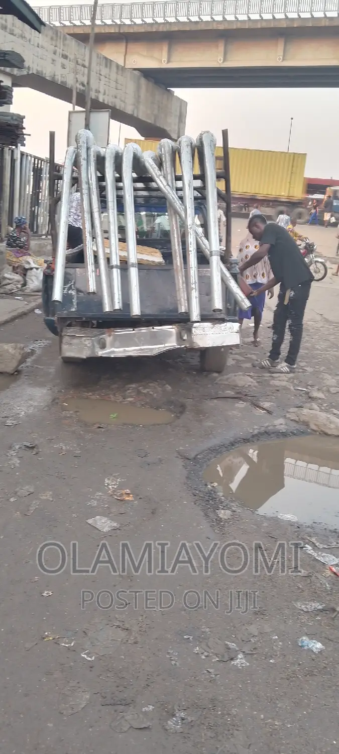 One Way Solar Pole