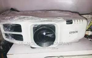 Epson Eb-G6350 7000 Lumens Xga Projector