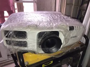 Epson Powerlite Pro G7400U 5500 Lumens WUXGA Projector