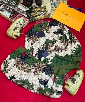 Original LOUIS VUITTON Sweatshirt Available in Store
