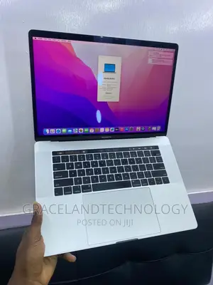 Laptop Apple MacBook Pro 2017 16GB Intel Core i7 SSD 512GB