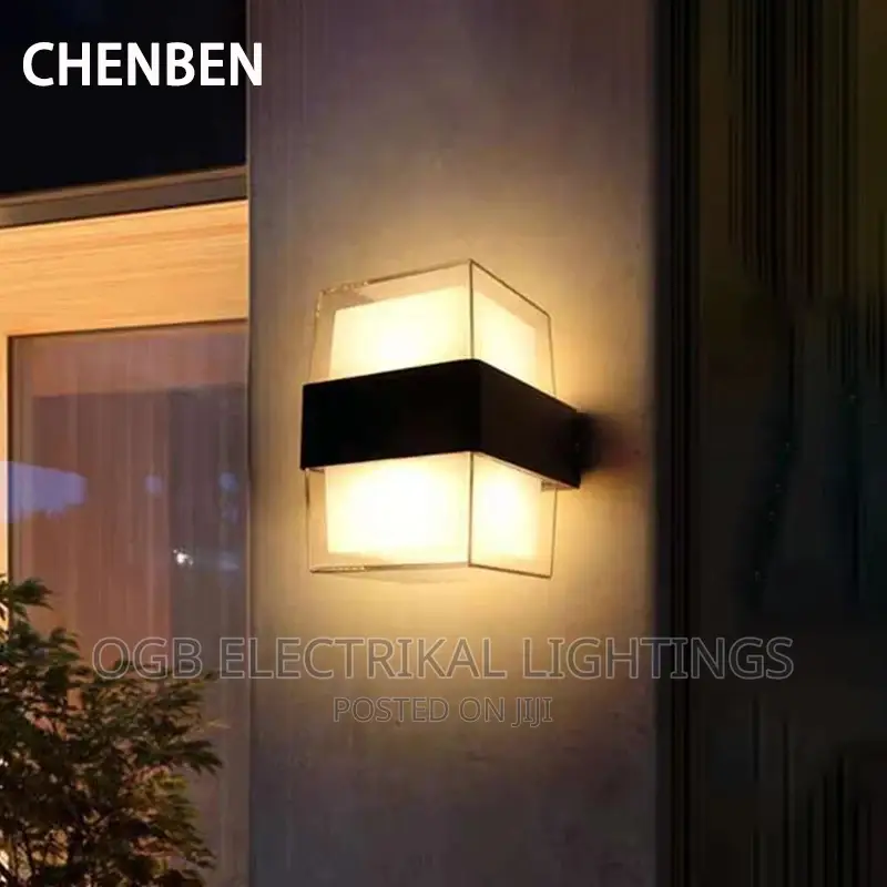 Outdoor Wall Light