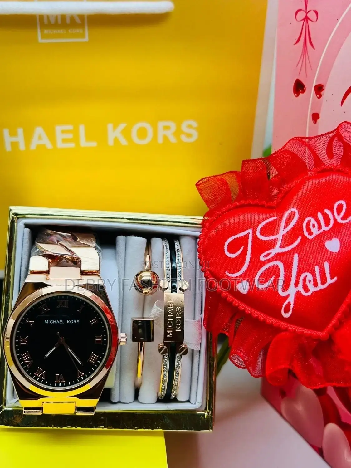 Gift Michael Kors Complete Set as Seen