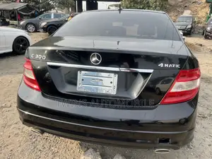 Mercedes-Benz C300 2010 Black