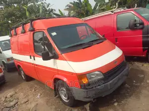 Ford Transit 2002 Orange