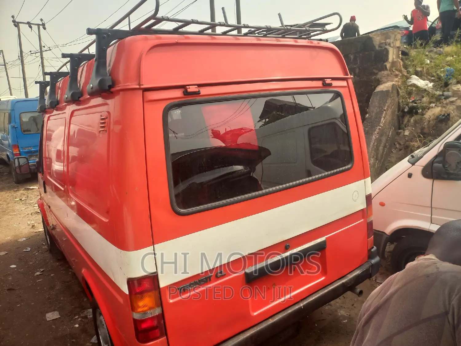 Ford Transit 2002 Orange