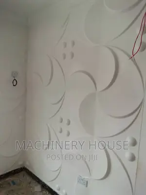 Swahili Spraying and 3 D Decorations