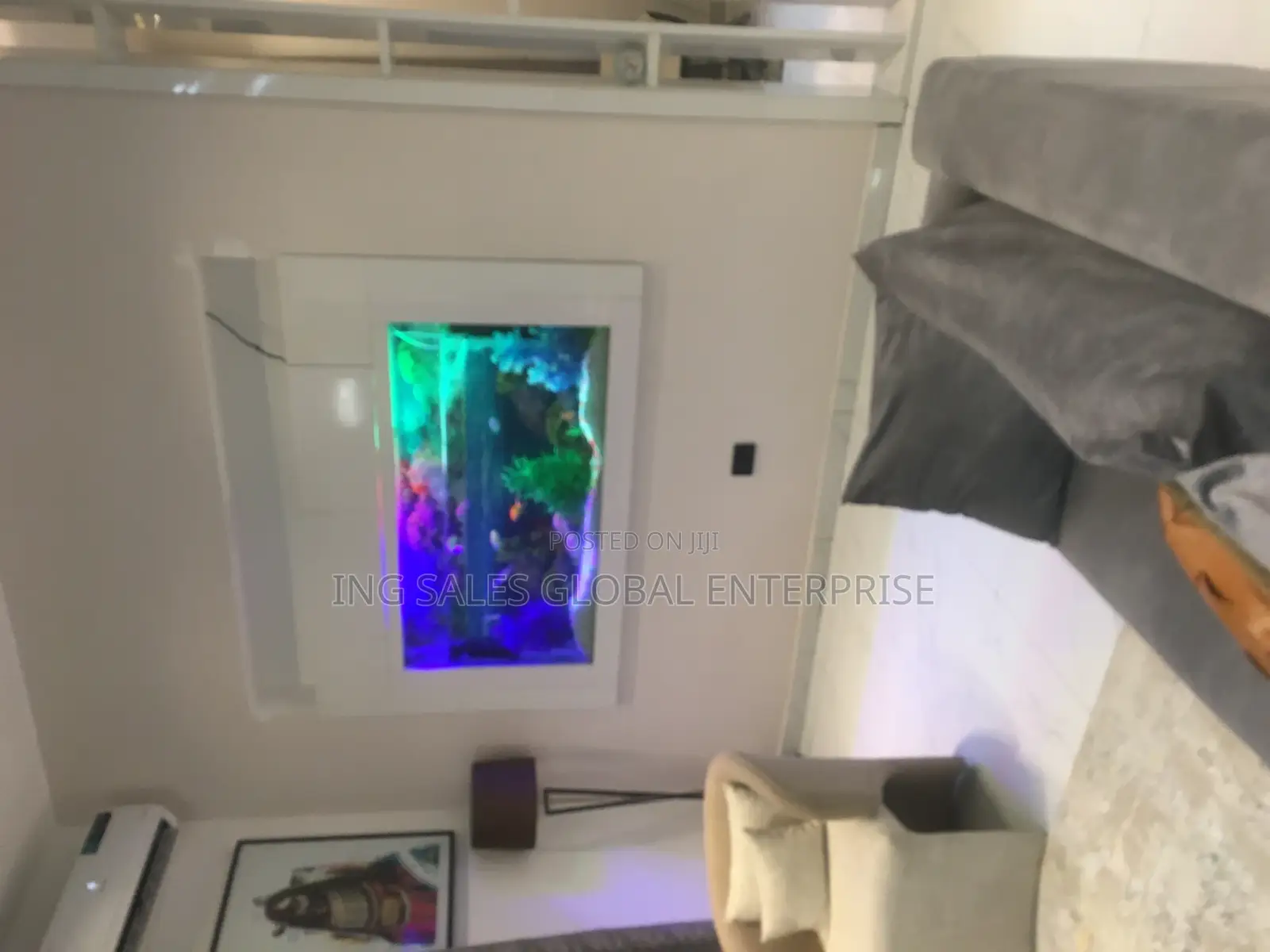 5.5ft Wall Aquarium