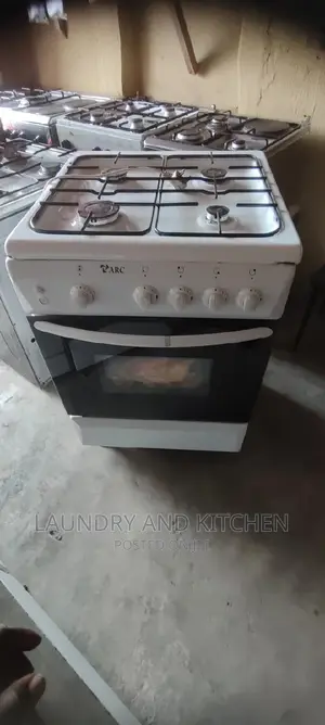 4 Burner Gas Cooker With Oven and Grill