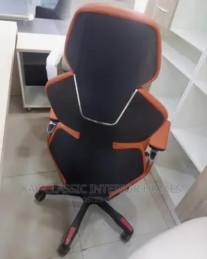 Egonomic Classic Executive Swivel Chair