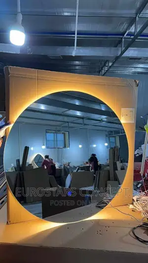 Round Luxury Mirror With 3 Colours Led Lights