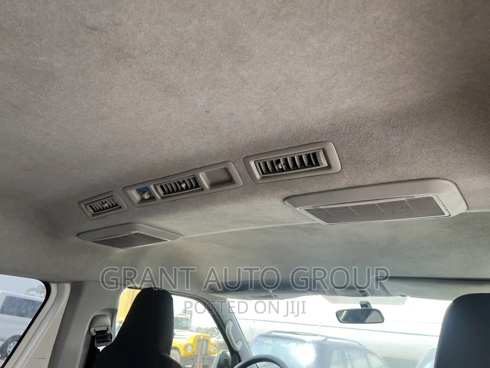 Toyota HiAce 2014 White