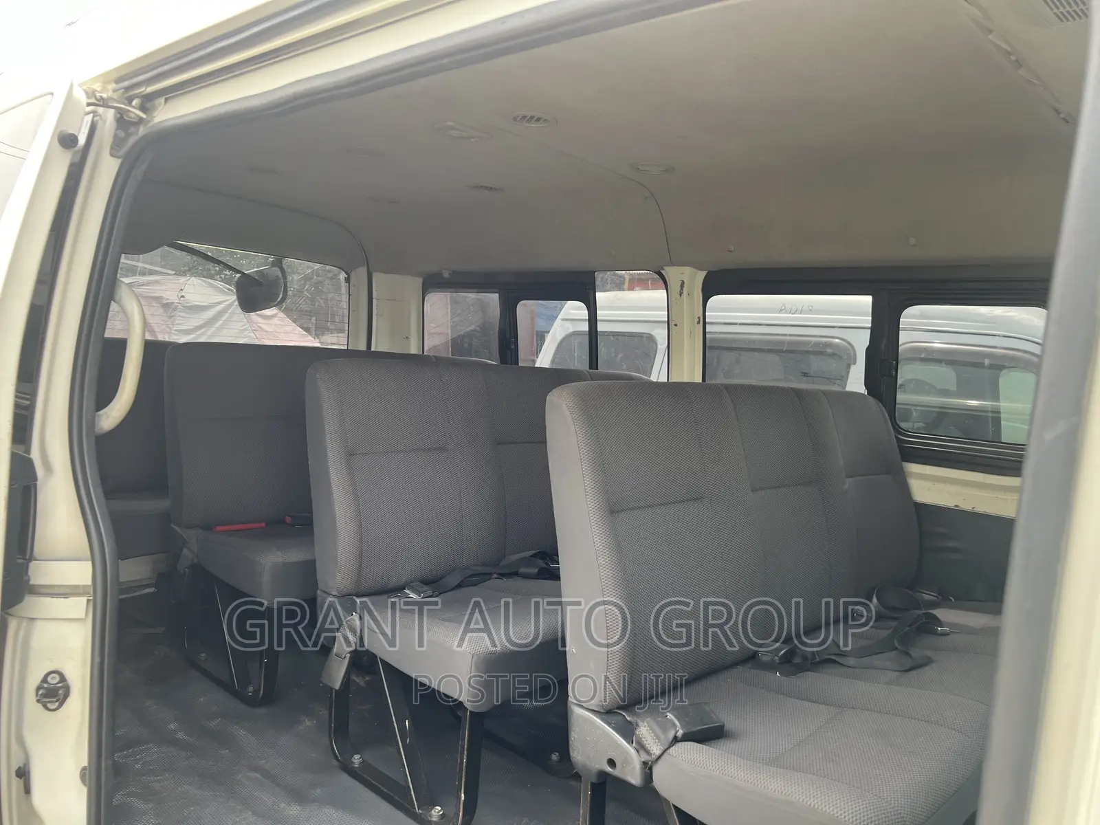 Toyota HiAce 2014 White