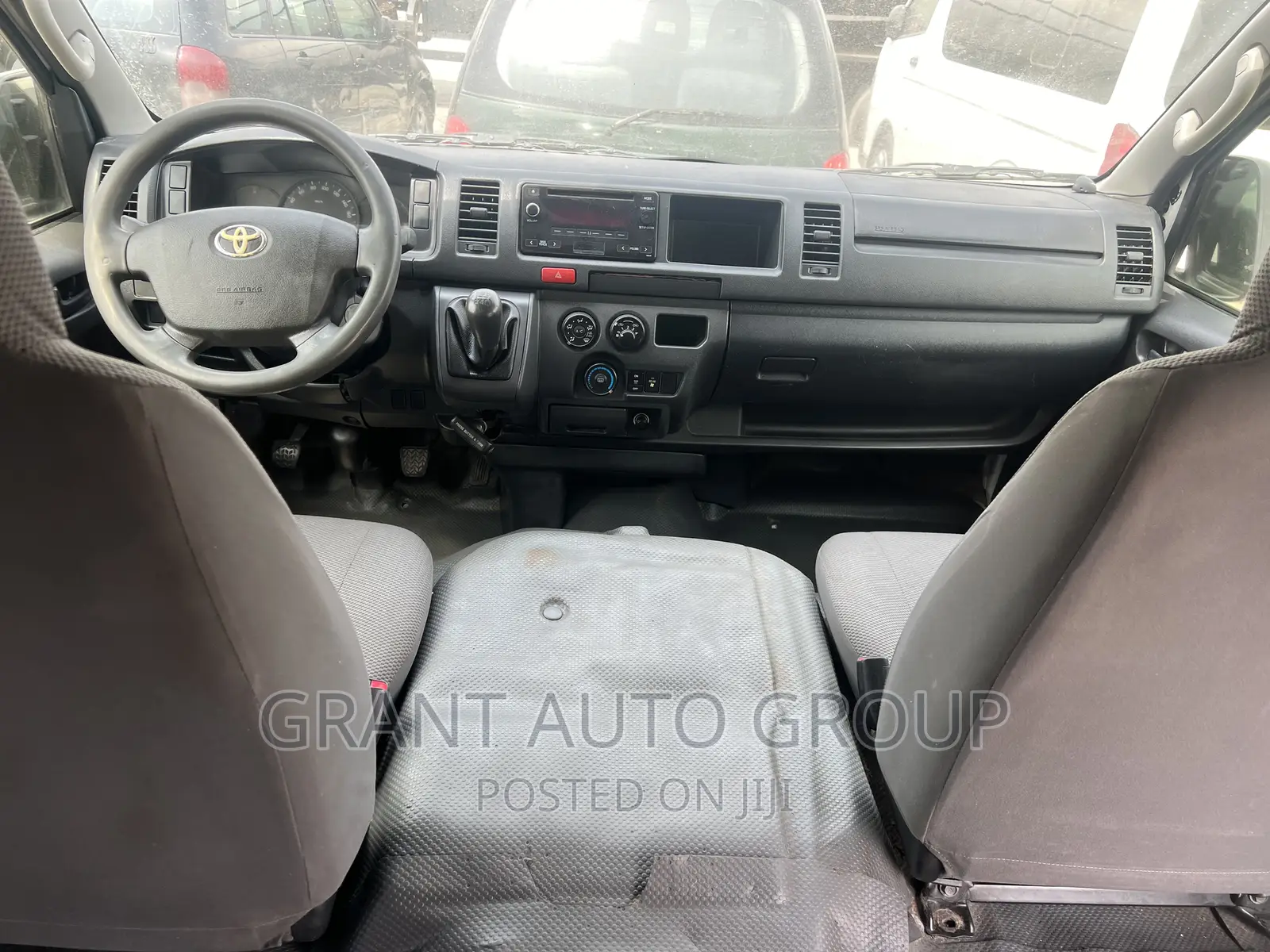 Toyota HiAce 2014 White