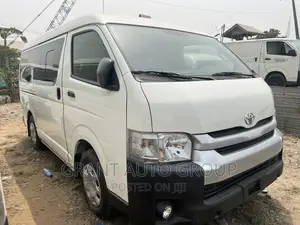 Toyota HiAce 2014 White