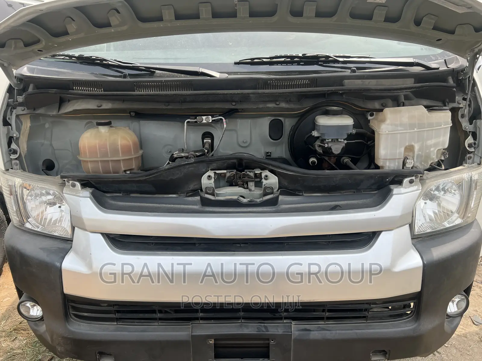 Toyota HiAce 2014 White