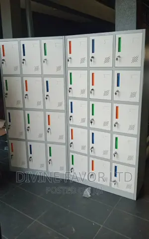 Worker's Locker 15 Partitions