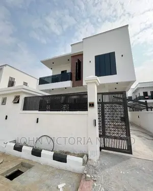 5bdrm Duplex in Vgc for sale