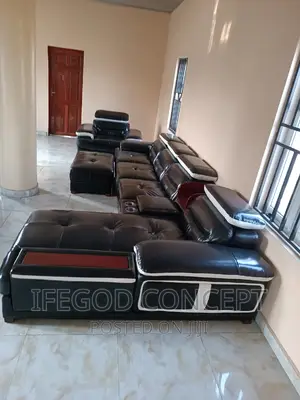 7 Seater Sectional Leather Sofa Set.