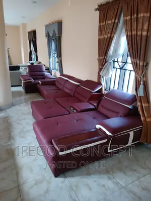 7 Seater Sectional Leather Sofa Set.