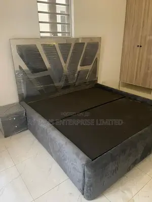 6x6 Dark Grey Bed